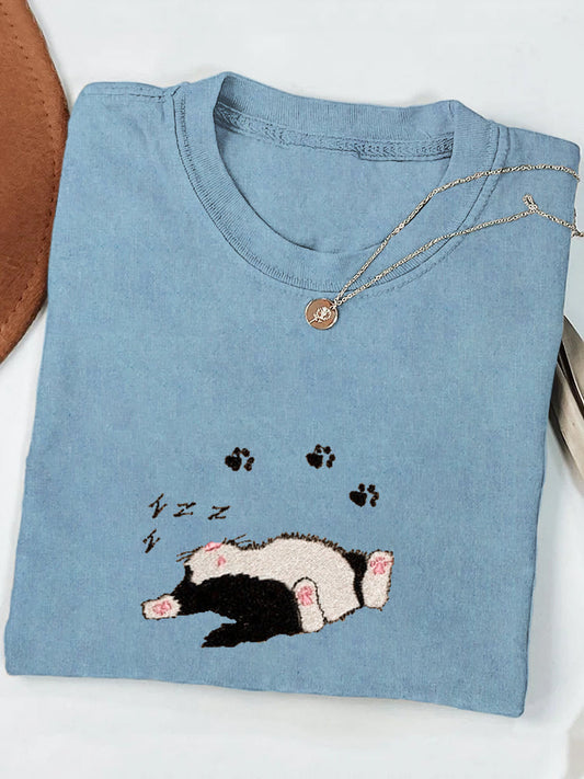 Sleeping Cat Embroidered Print T-Shirt elevenforest