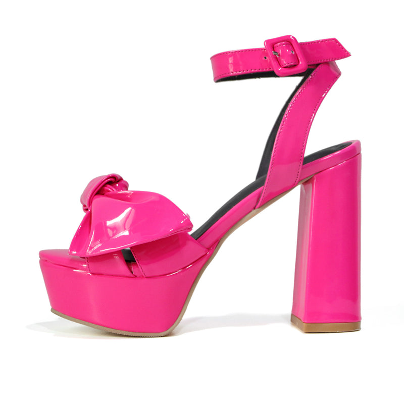 Graceful Orthopedic Sandals for Modern Look