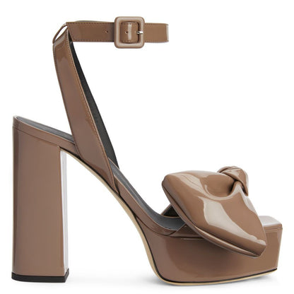 Graceful Orthopedic Sandals for Modern Look