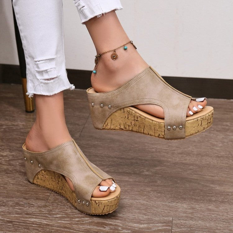 Graceful Orthopedic Sandals for Modern Look