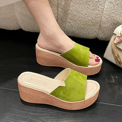 Graceful Orthopedic Sandals for Modern Look