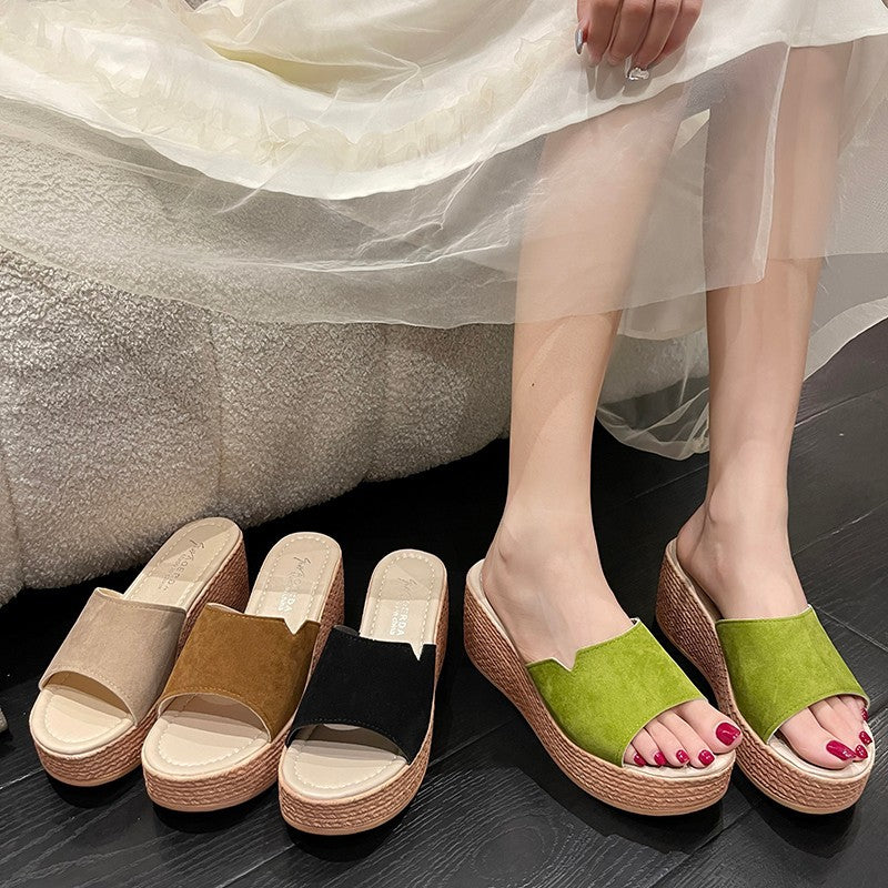 Graceful Orthopedic Sandals for Modern Look