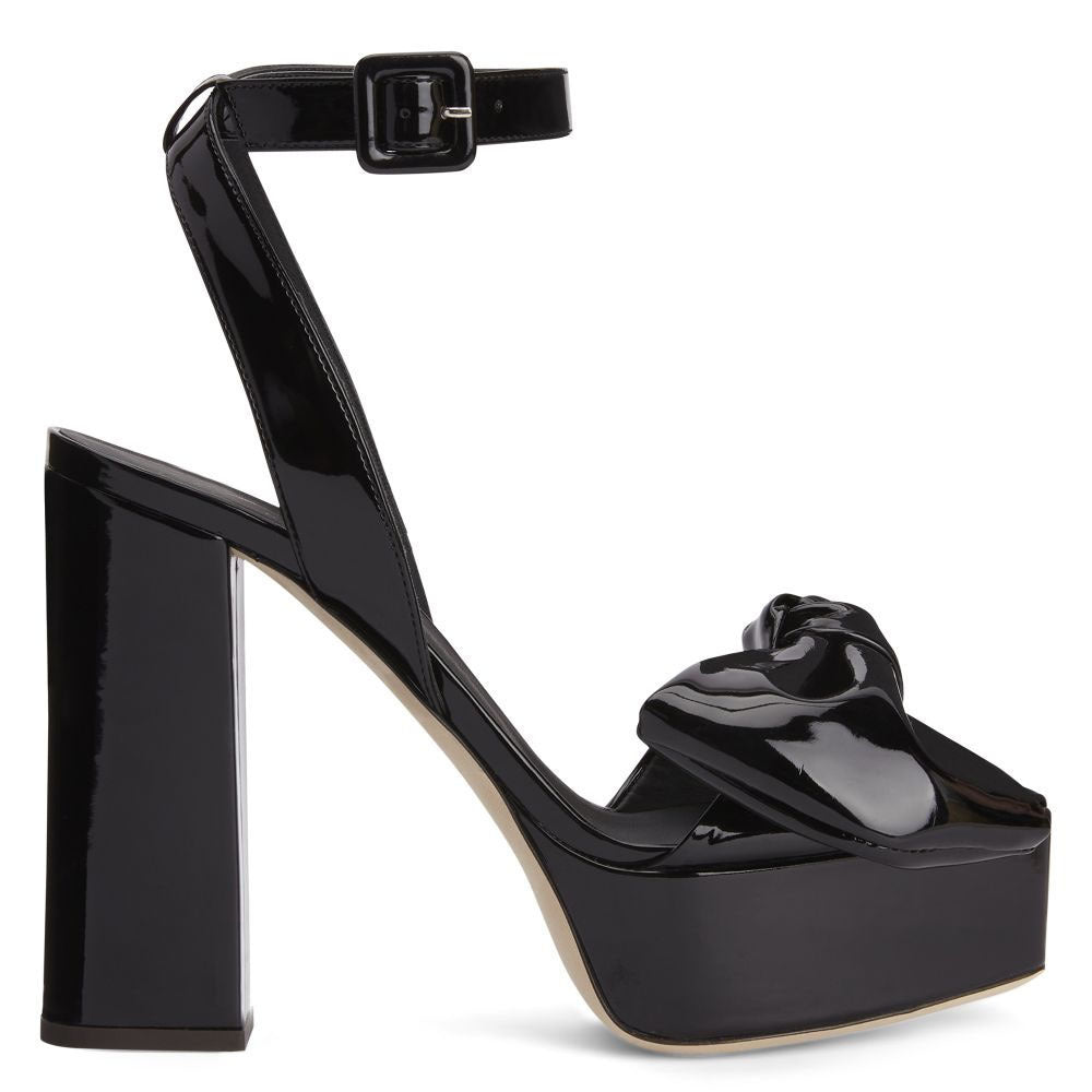 Graceful Orthopedic Sandals for Modern Look