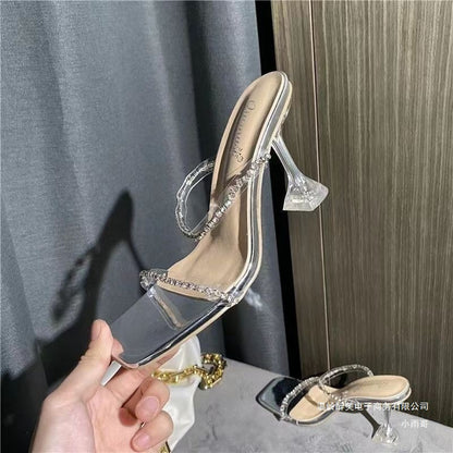 Graceful Orthopedic Sandals for Modern Look