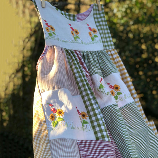 Women's Retro Plaid Pattern Floral Patch Pocket Sleeveless Dress elevenforest